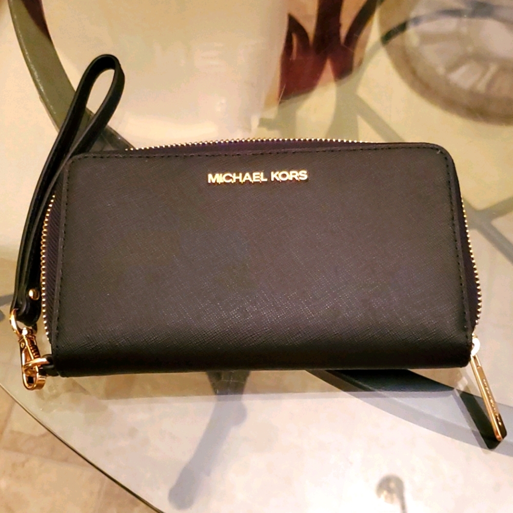Michael Kors wallet/ wristlet